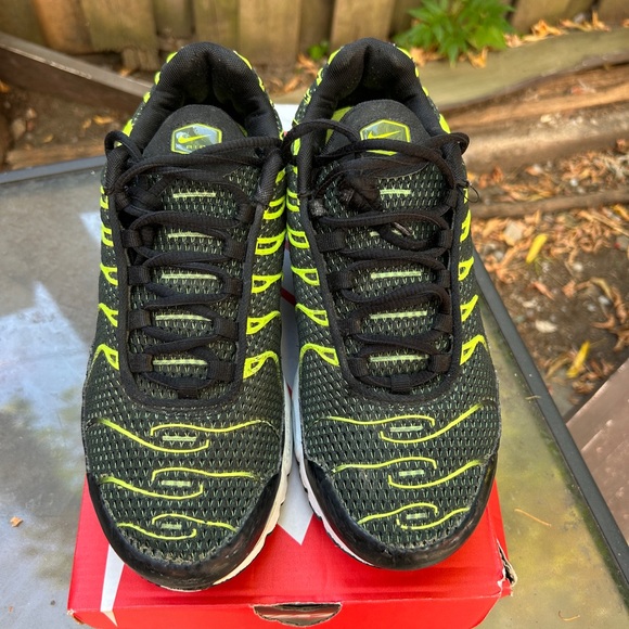 Nike Air Max Plus Black / Volt “ Paranorman “
Size 9.5 - Picture 2 of 7